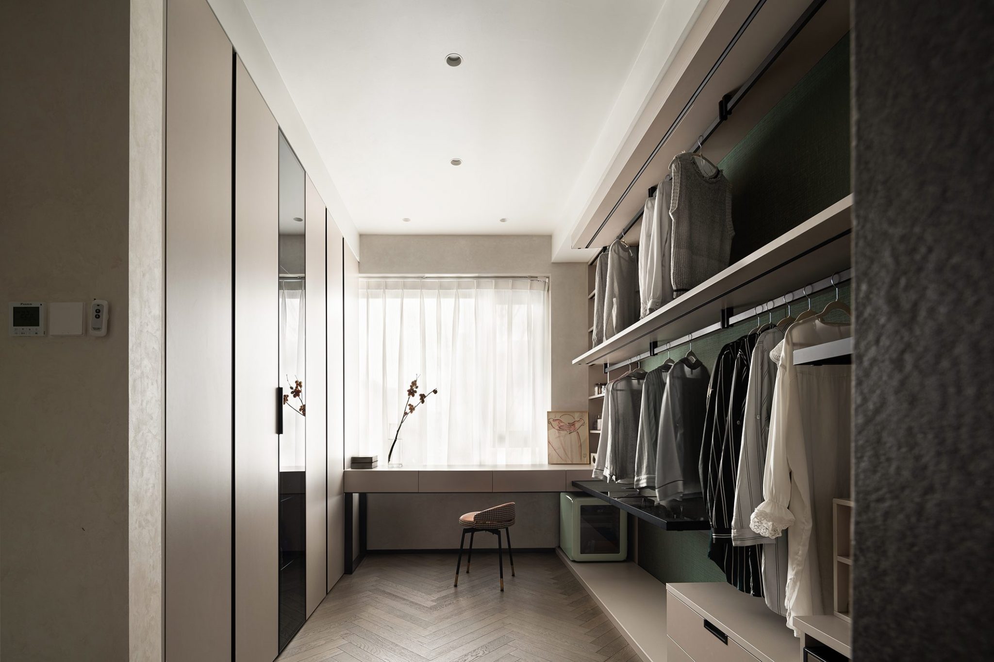 禧瑞春秋-王瑞空間設計-2F衣帽間-1-2048x1365.jpg