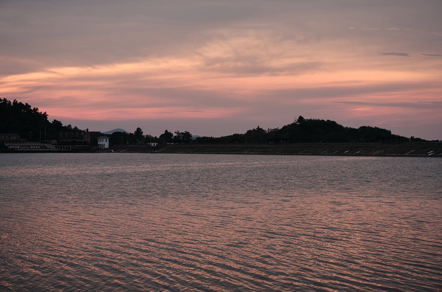 山間(jiān)别墅丨生長(zhǎng)在故鄉山間(jiān)的住宅